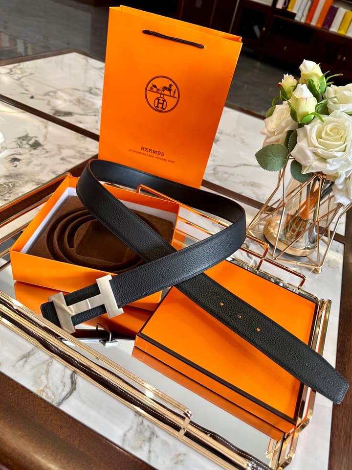 Hermès Textured Leather H Buckle Belt in Black Textured Leather With Silver H Buckle