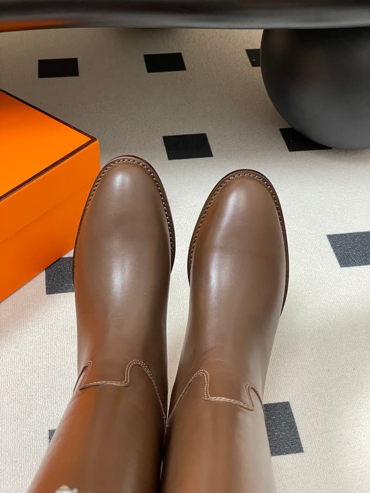 Hermès Jumping Series Kelly Buckle Knee-High Boots in Black