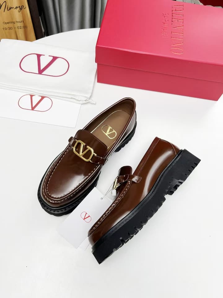 Valentino Logo Buckle Polished Leather Loafers – 2024 in Classic Black