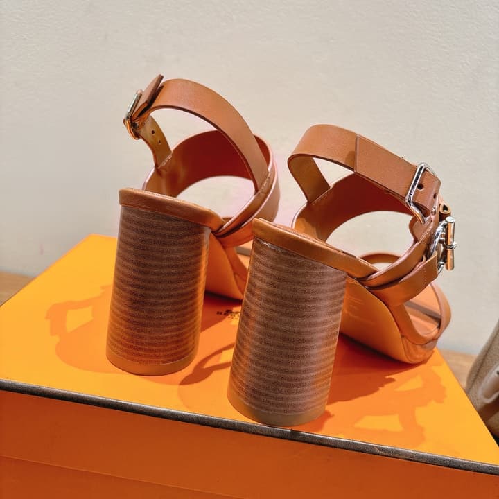 Hermes Color Block Flat Sandals – 2025 New Collection in Black