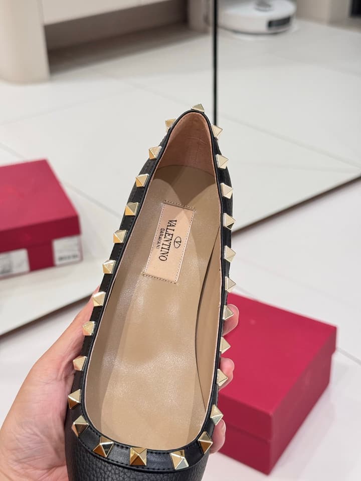 Valentino Classic High-Heel Pumps in Nude Pink Studded