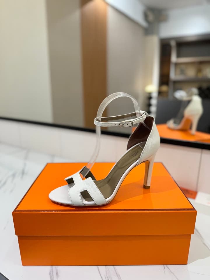 Hermès Classic H Palm Grain Heeled Sandals – 9cm in Black