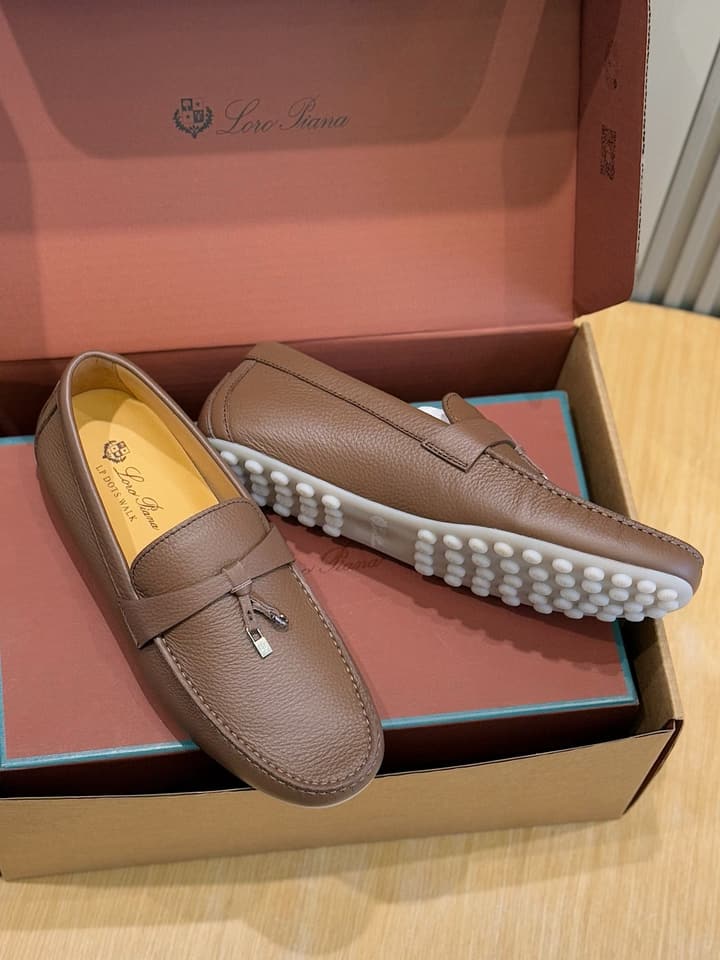 Loro Piana LP Italian Handmade Driving Shoes in Beige Suede Moccasin