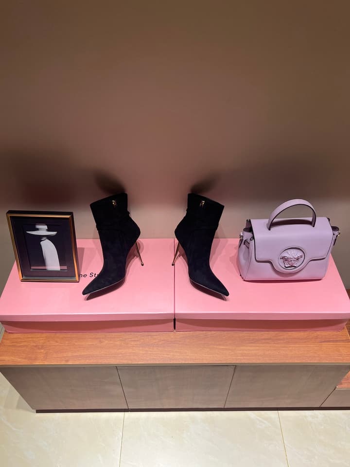 Tom Ford Luxury Metal Heel Ankle Boots in Black Leather