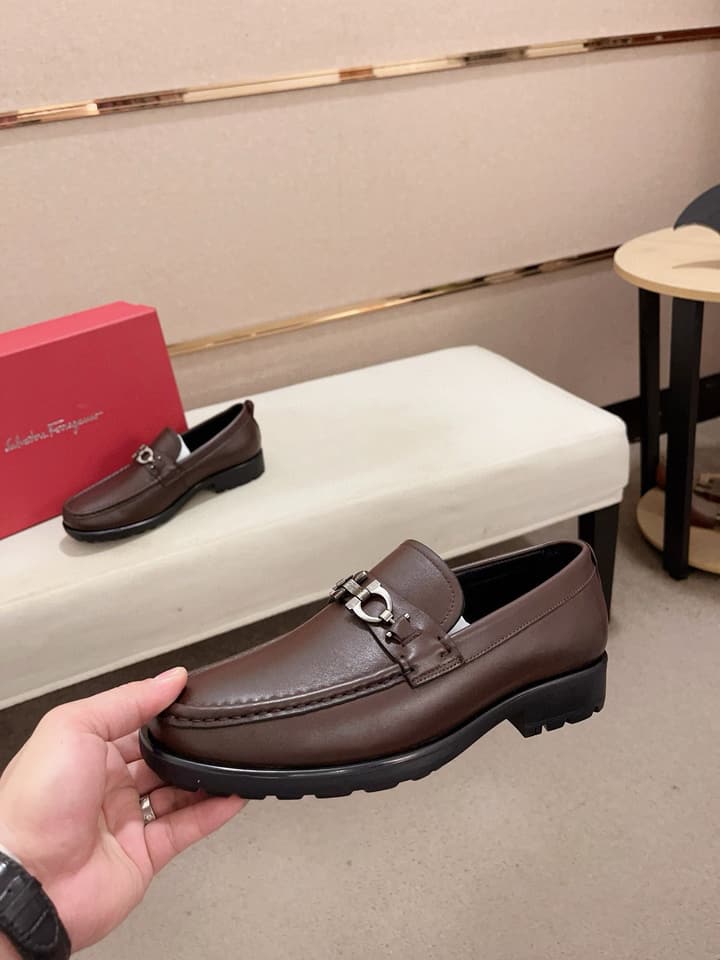 Ferragamo Driving Shoes in Shiny Black Leather