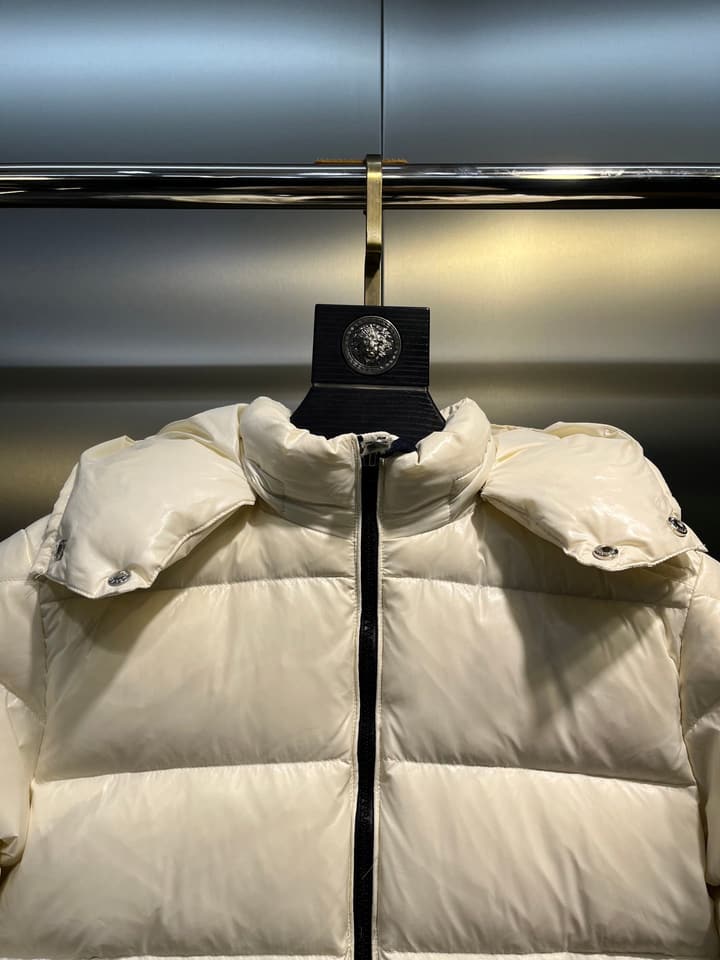 Moncler Maya Short Down Jacket – Kids Collection in Cream White