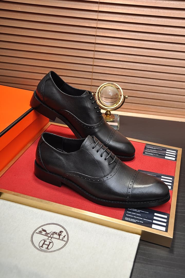 Hermès Classic Leather Loafers in Black
