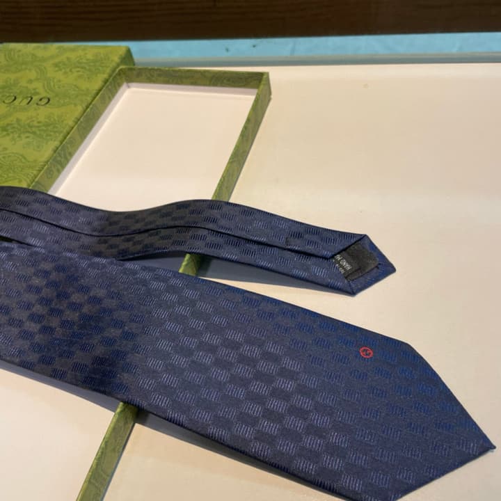 Gucci GG Logo Jacquard Tie in Black