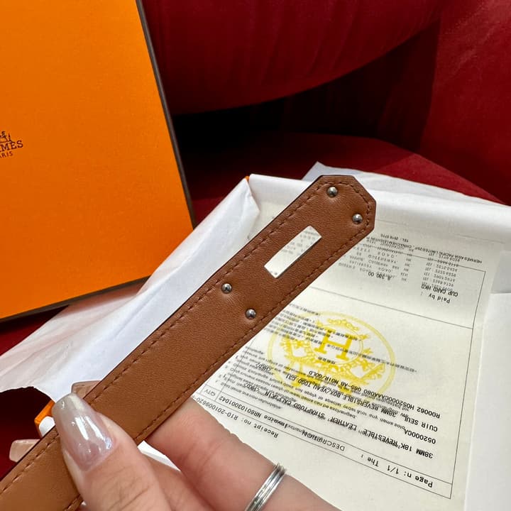 Hermès Kelly Epsom Leather Belt in Black Leather With Gold Hardware