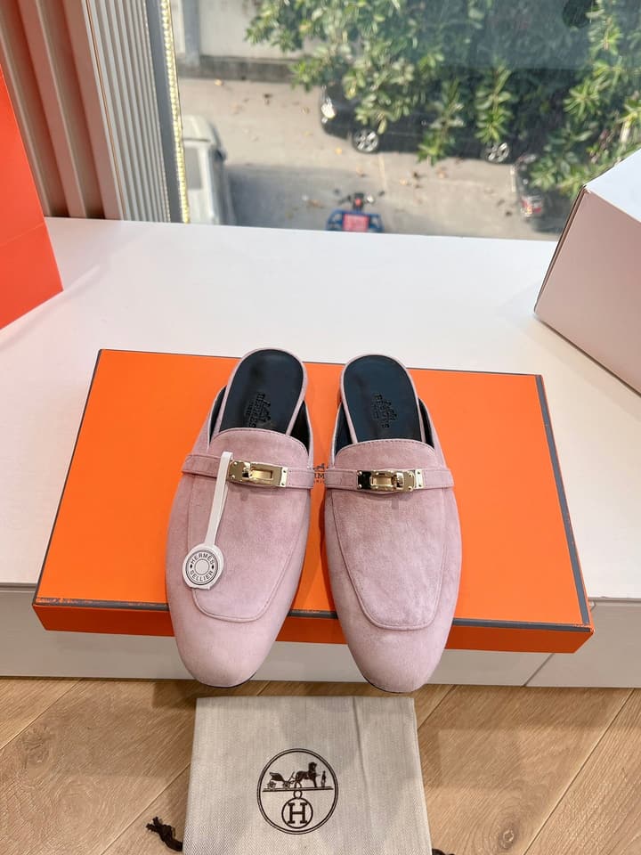 Hermès Mules Loafers – 2025 Spring/Autumn Collection in Dark Green Suede