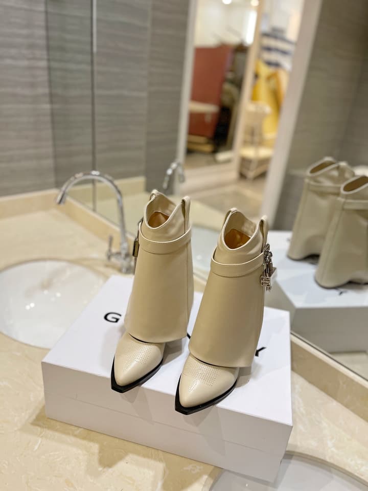 Givenchy Embroidered Lock Ankle Boots – 2023SS in Blush Leather