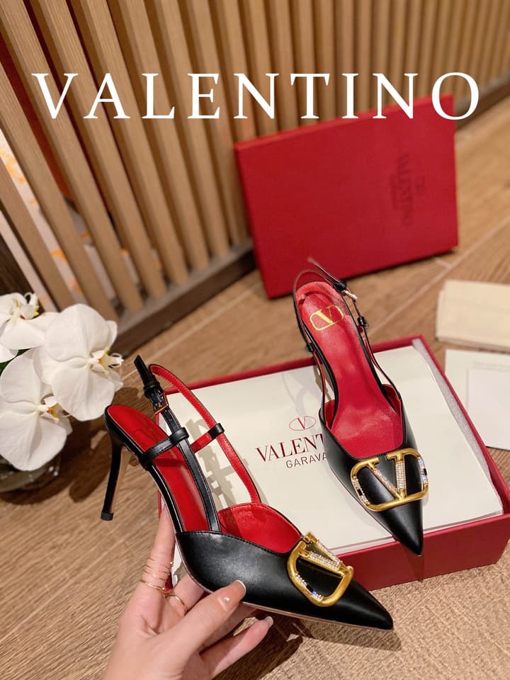 Valentino VLogo Signature Leather Pumps – 2022 Collection in Glossy Black With Red Lining