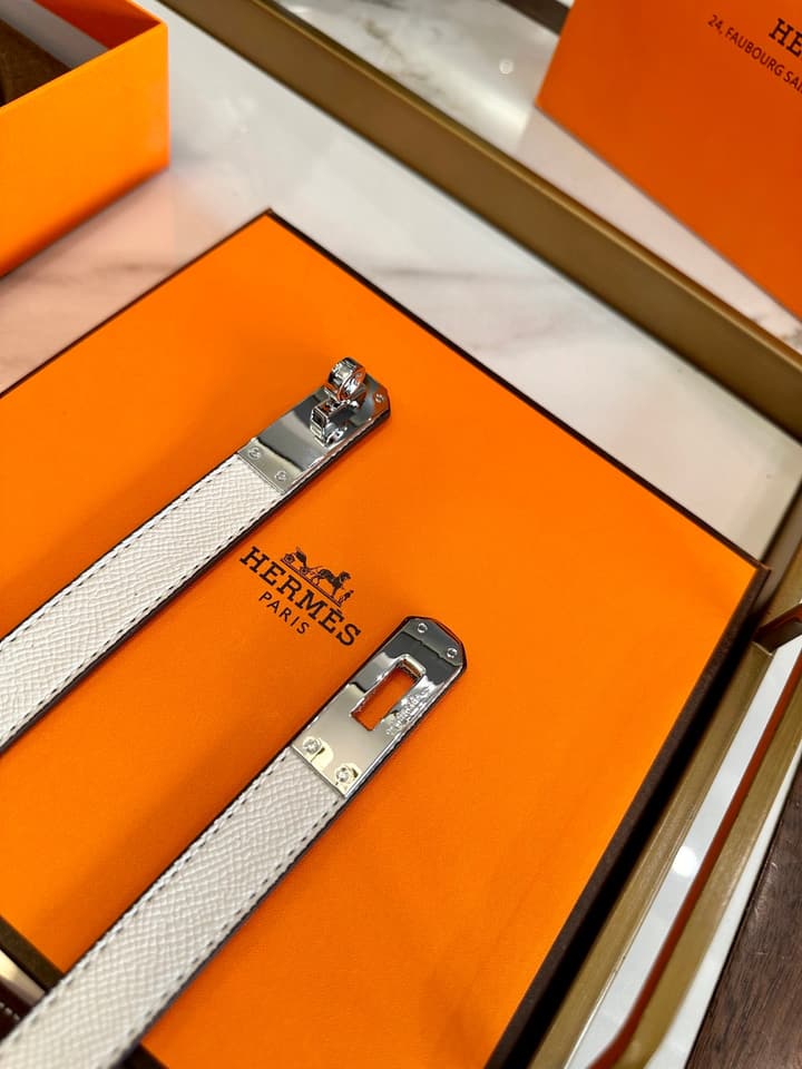 Hermès Slim Leather Belt – 2.0cm in Black With Silver Buckle