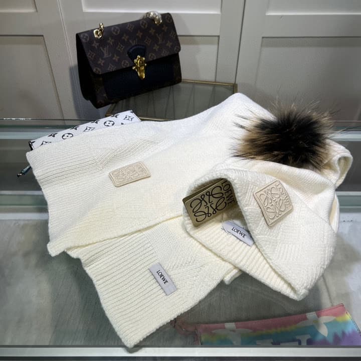Loewe Classic Hat and Scarf Set in Cream Plain