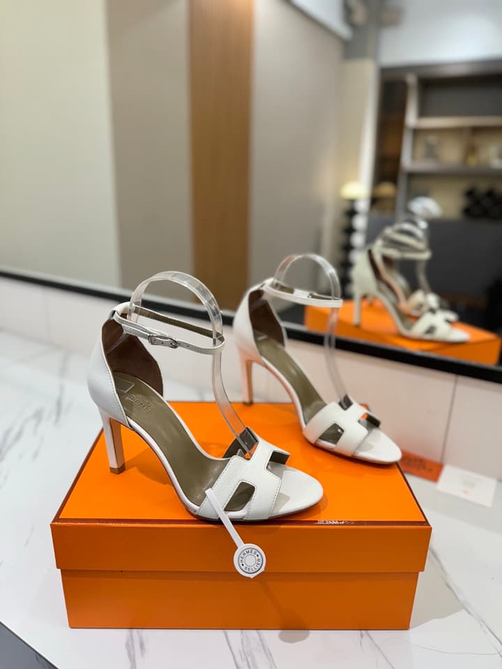 Hermès Classic H Palm Grain Heeled Sandals – 9cm in Black