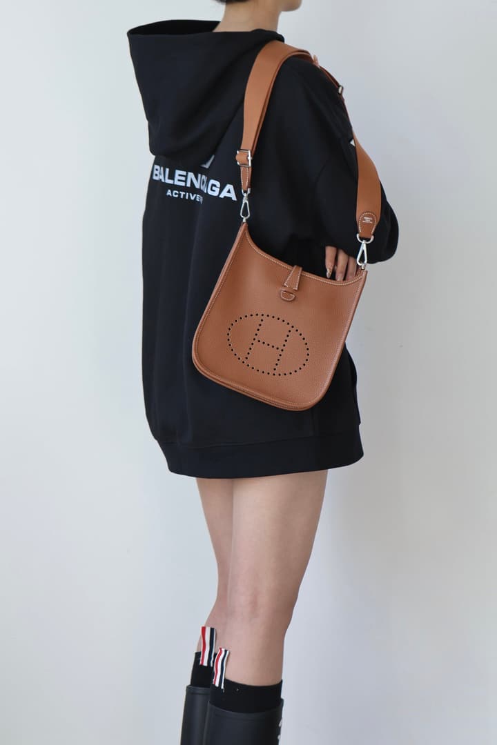 Hermès Clemence Leather 23cm Handbag – Gold Hardware