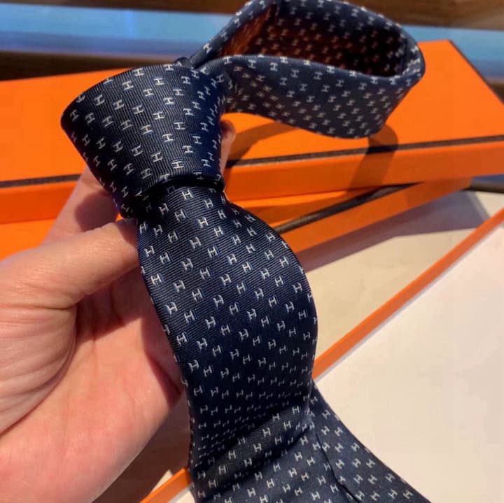 Hermès H-Letter Men's Silk Tie Series in Burgundy Microdot