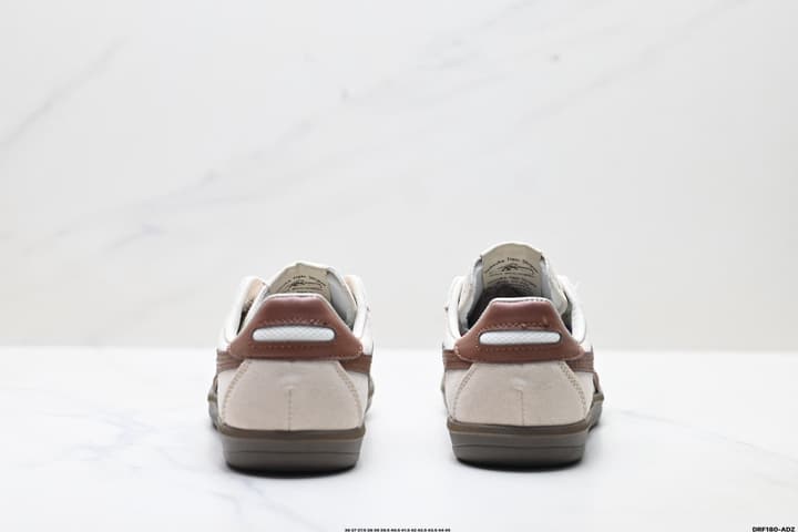 Onitsuka Tiger Tokuten Retro Low-Top Sneakers in Cream With Burgundy Stripes