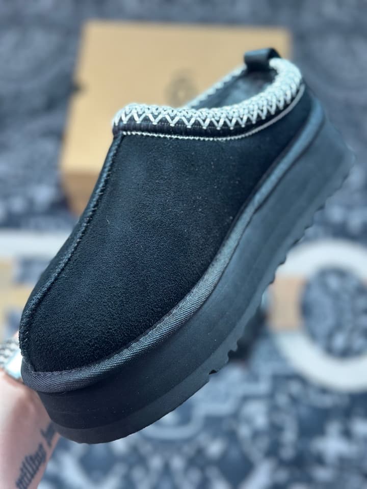UGG Tazz Platform Snow Boots in Classic Black