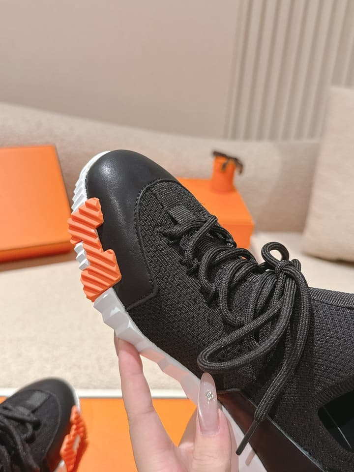 Hermès Classic Couple's Casual Sneakers in All Black