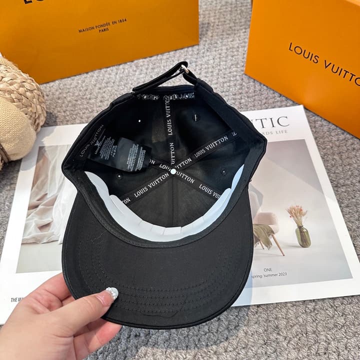 Louis Vuitton Unisex Baseball Cap – New Collection in Beige
