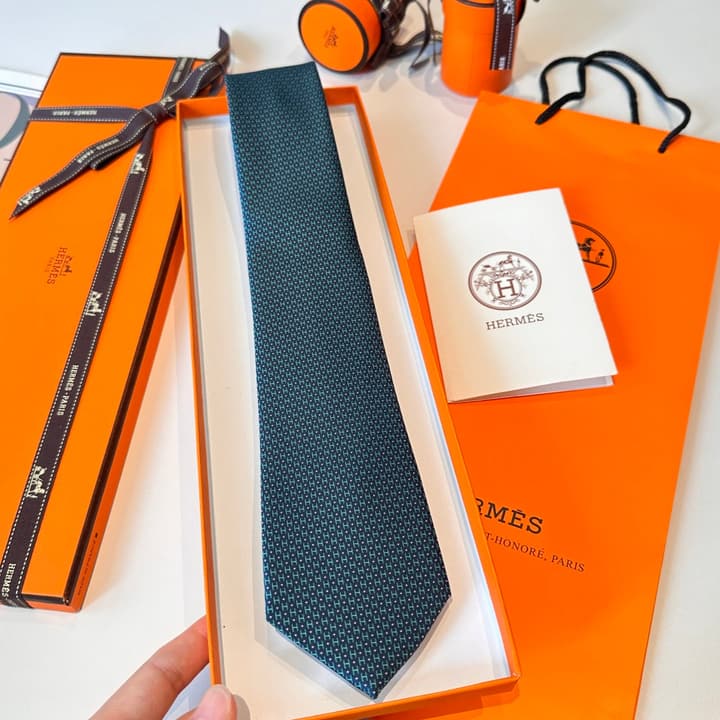 Hermès Men's Polka Dot Silk Tie in Charcoal Gray