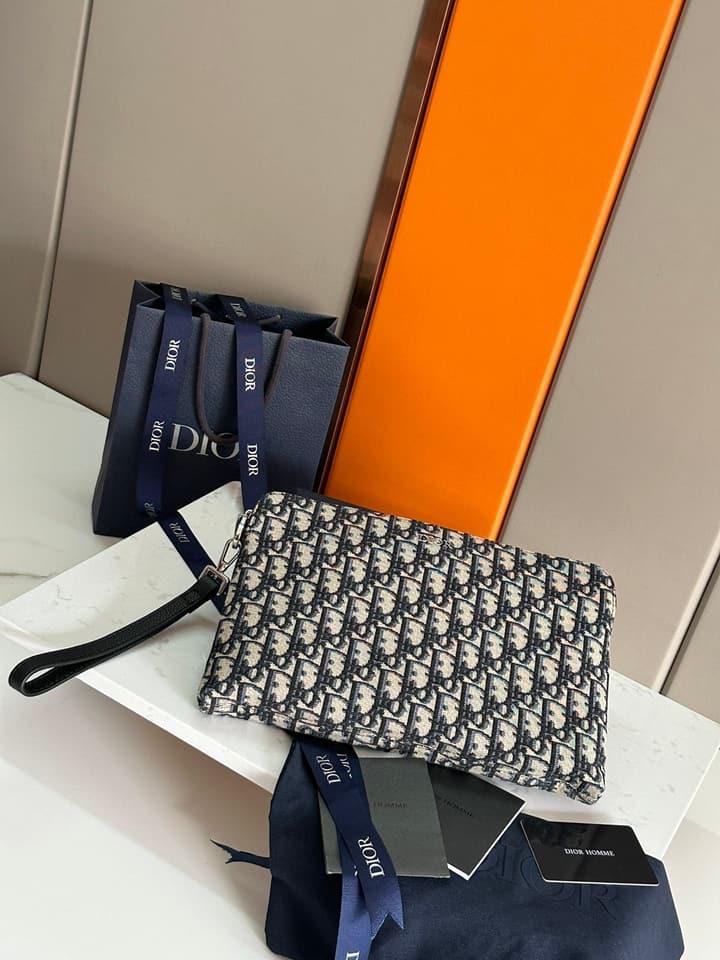 Dior Oblique Clutch Bag in Black Oblique Canvas