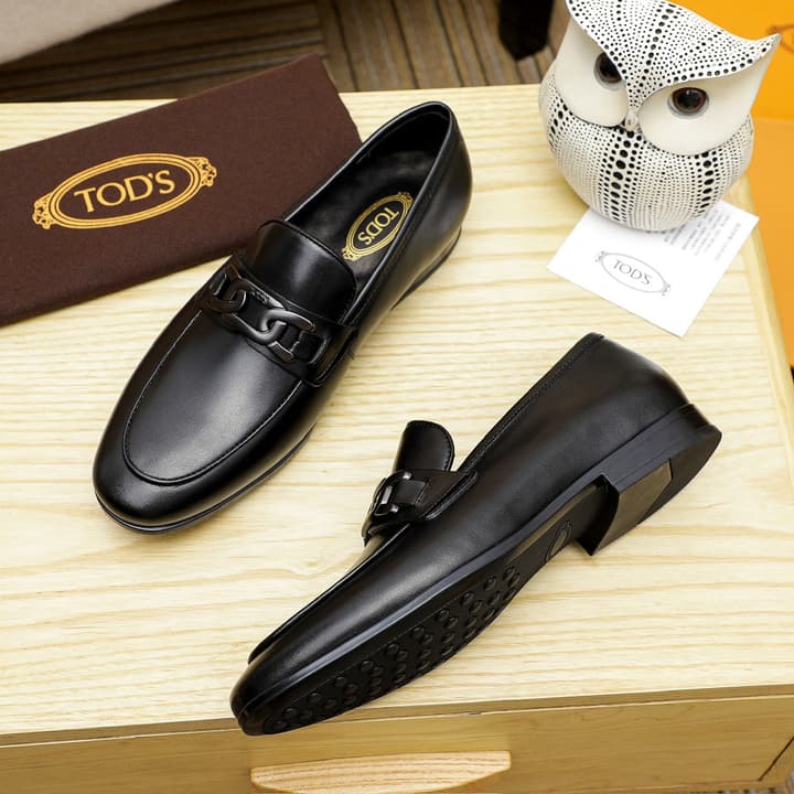 Tod's Classic Men's Driving Shoes in Polished Black