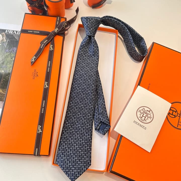Hermès Men's H-Logo Silk Tie in Black