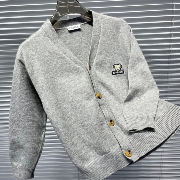 Burberry BU Bear Pattern Knit Cardigan – Kids Collection in Bright Red