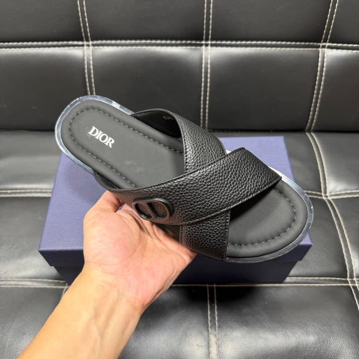 Dior Men's Pebbled Leather and Suede Slides – Spring/Summer Collection 2025 in Black Pebbled Leather Cross Strap