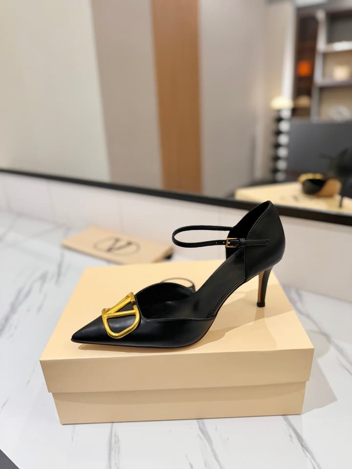 Valentino Garavani VLogo Signature Slingback Sandals in Classic Black