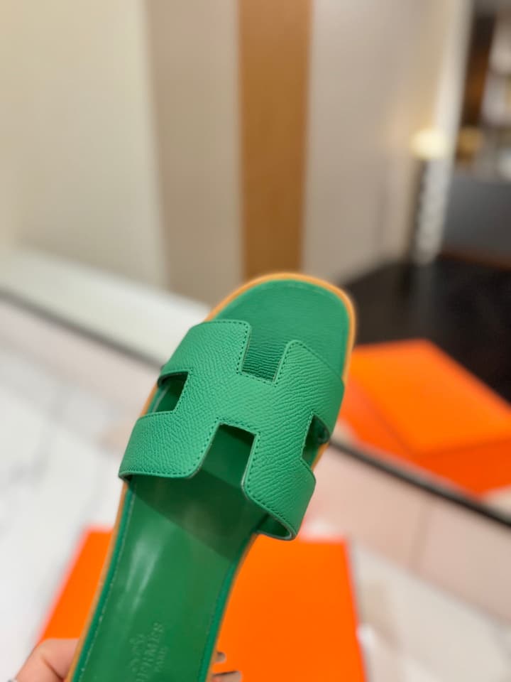 Hermès Classic Epsom Leather Loafers in Green