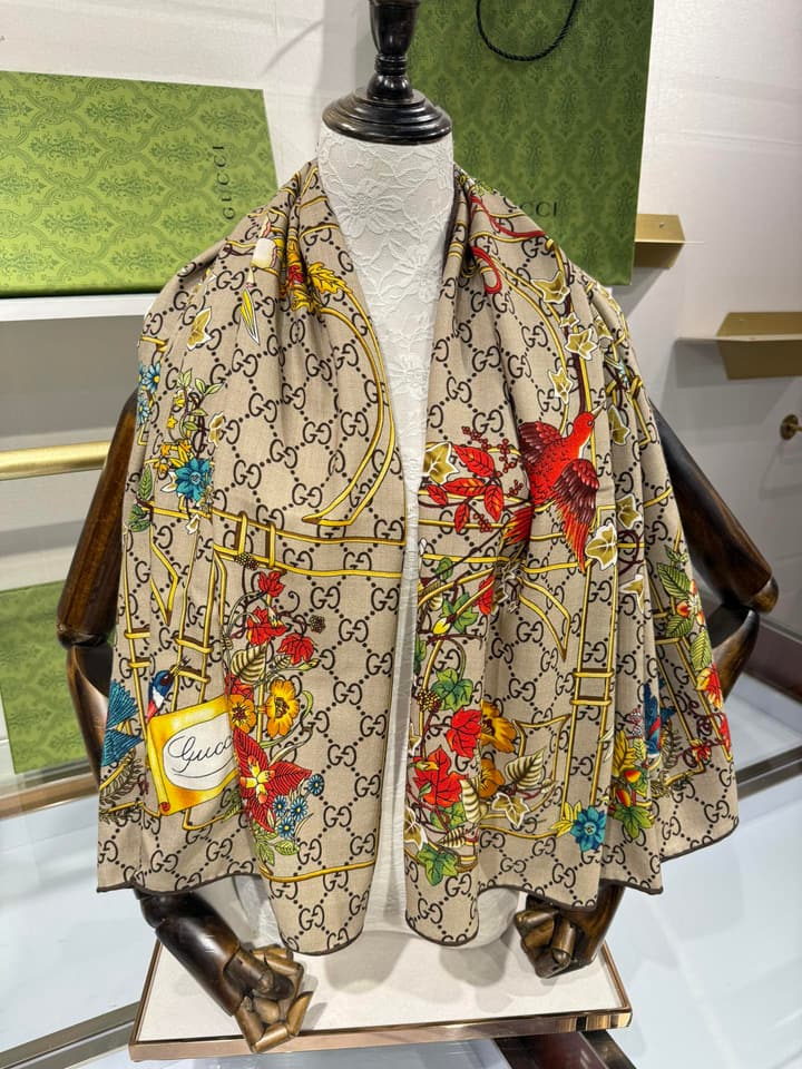 Gucci Double-Sided Floral Cashmere Scarf