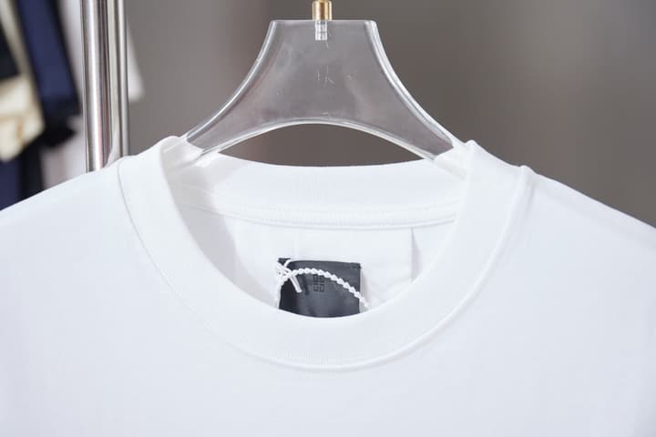 Givenchy Classic Logo Short-Sleeve T-Shirt – 26SS in Black