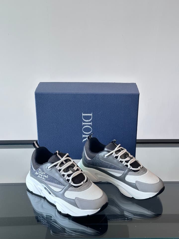 Dior B22 Retro Jogging Sneakers in Black And White Oblique