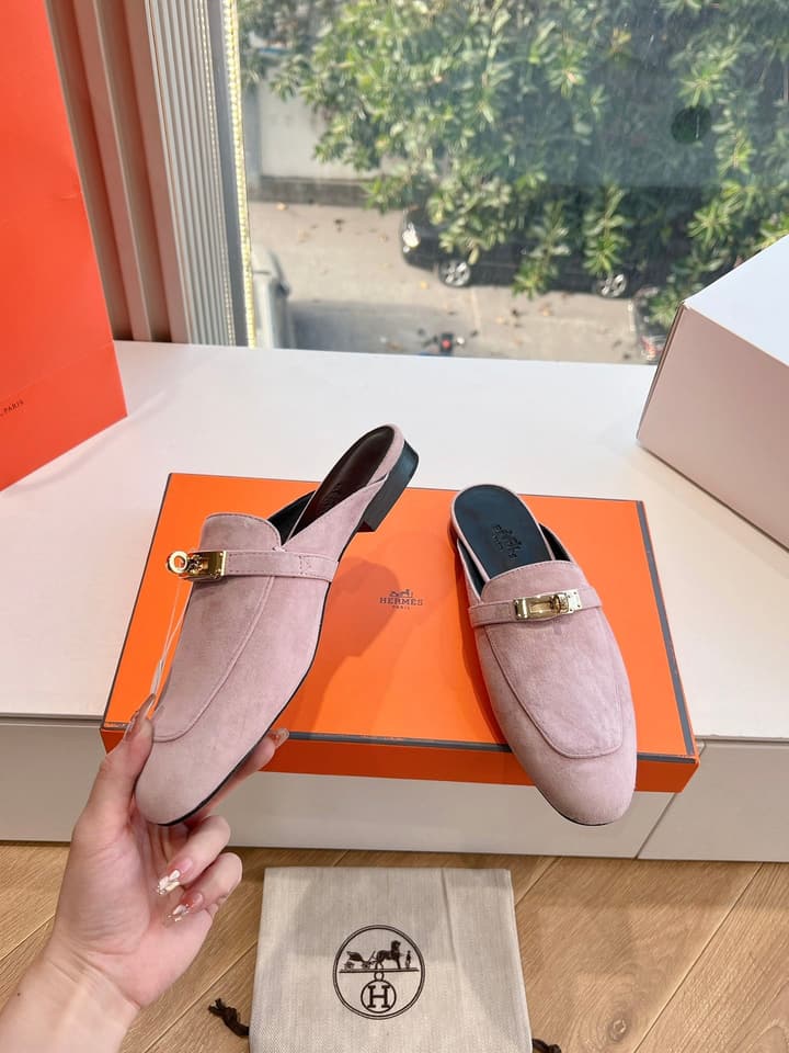 Hermès Mules Loafers – 2025 Spring/Autumn Collection in Dark Green Suede