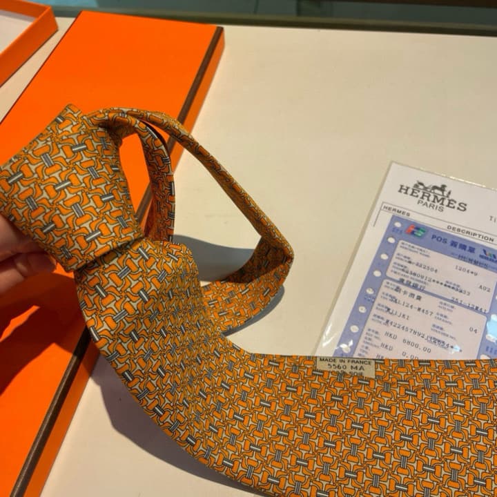 Hermès Men's Horsebit Print Silk Tie