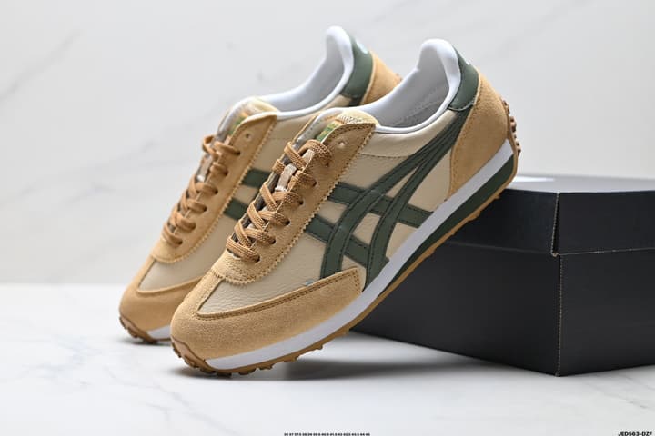 Onitsuka Tiger Edr 78 Low-Top Running Shoes in Cream And Burgundy