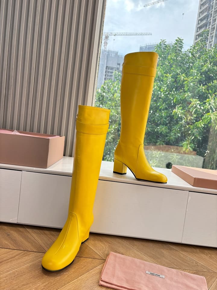 Miu Miu Chelsea Knee-High Boots – 25FW in Black