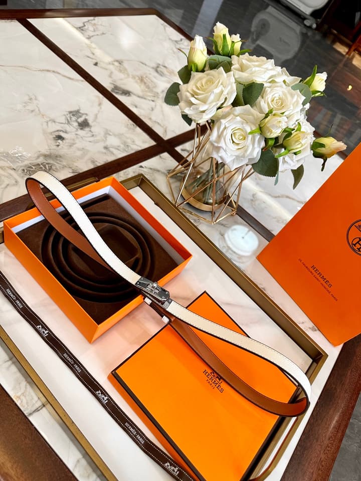 Hermès Slim Leather Belt – 2.0cm in Black With Silver Buckle