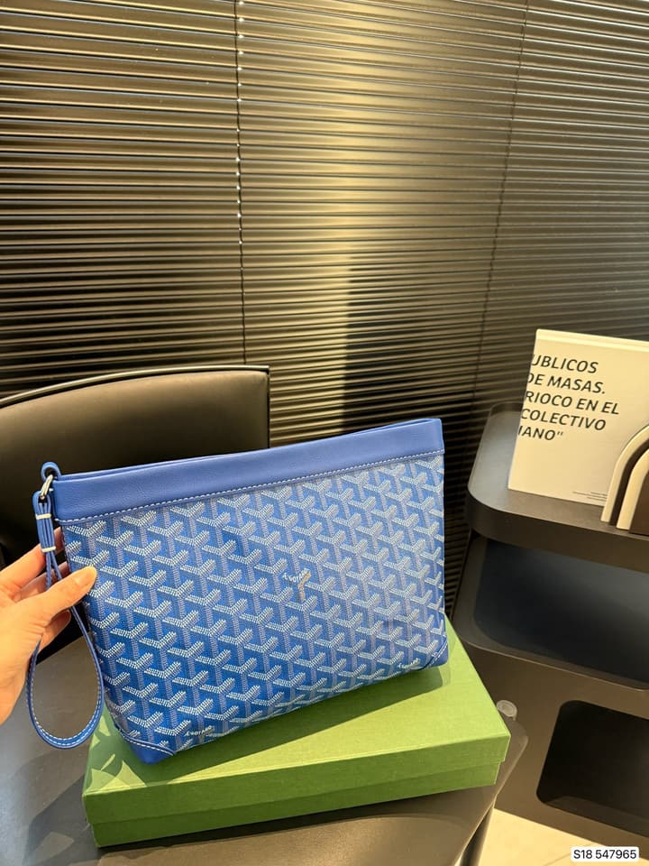 Goyard Unisex Clutch Bag in Black