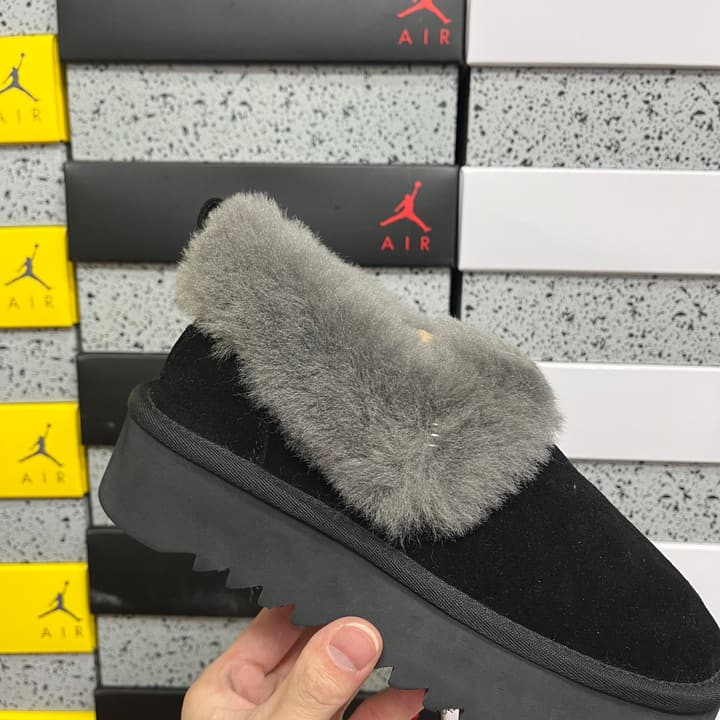 UGG Thick-Soled Low-Cut Fur Snow Boots in Olive Suede Patterned Trim