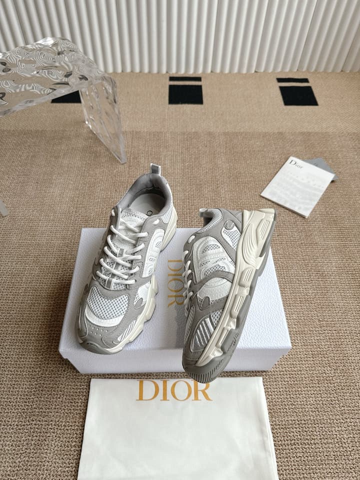 Dior Vibe Sneakers in Gold