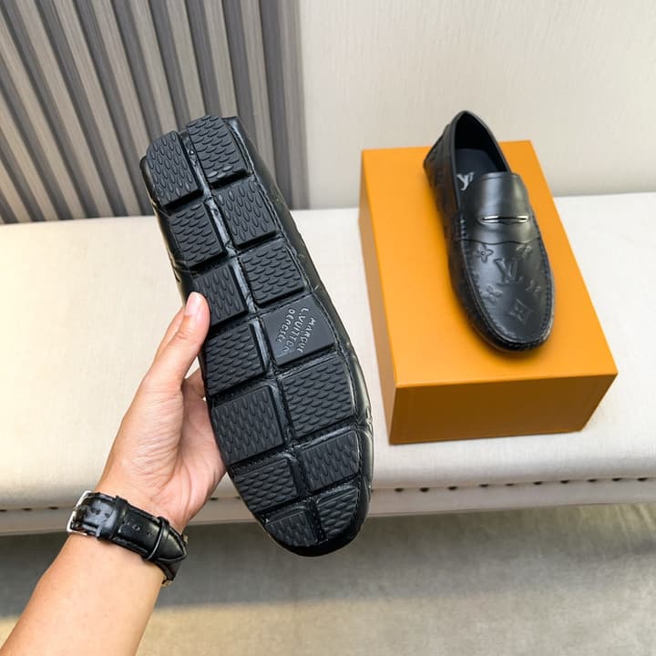 Louis Vuitton Pebbled Leather Driving Shoes in Black Textured Leather