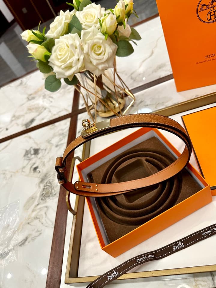 Hermès Slim Leather Belt – 2.0cm in Black With Silver Buckle