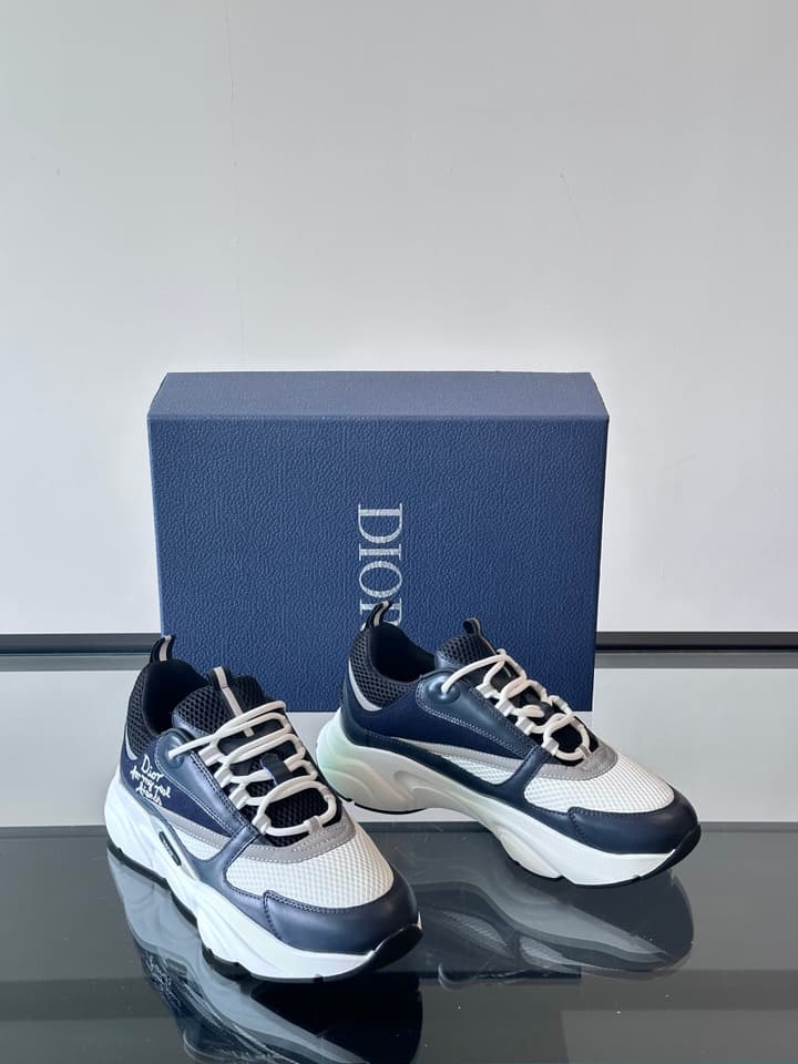 Dior B22 Retro Jogging Sneakers in Black And White Oblique