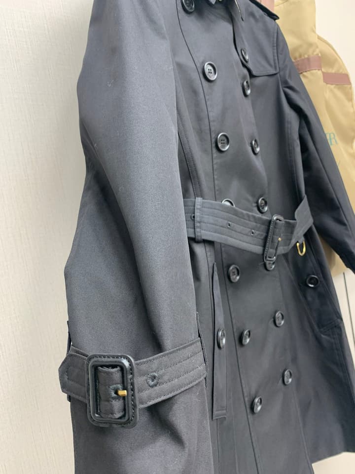 Burberry Sandringham Women's Trench Coat in Navy
