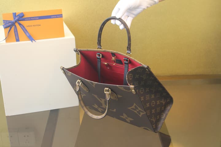 Louis Vuitton Onthego Monogram Tote Bag in Monogram Reverse/monogram Canvas Tote