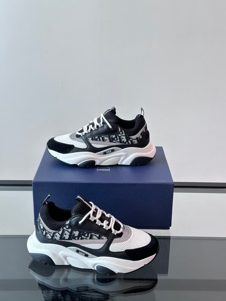 Dior B22 Retro Jogging Sneakers in Black And White Oblique
